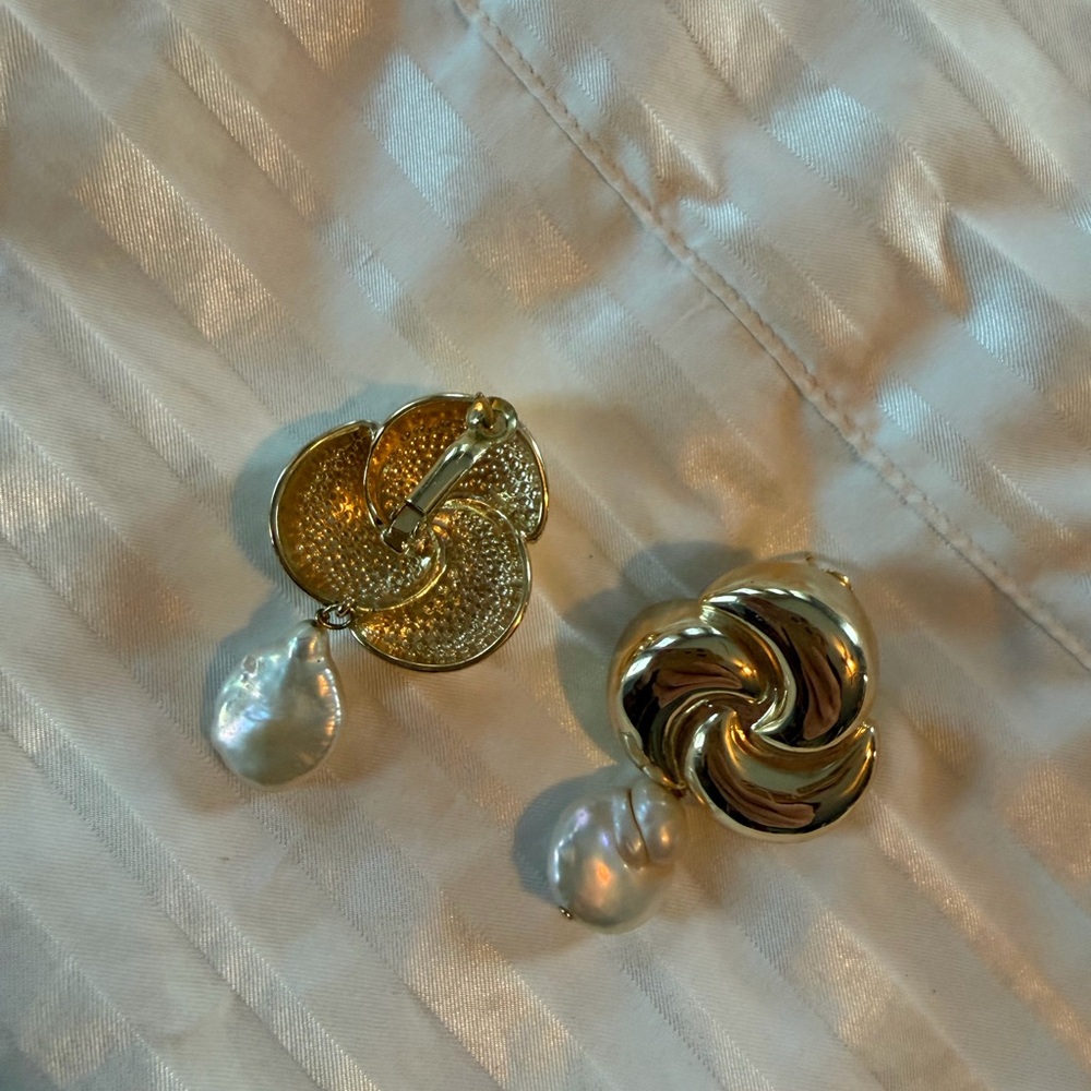 Gold Tone Earrings with Pearl Drops - Picture 2 of 3